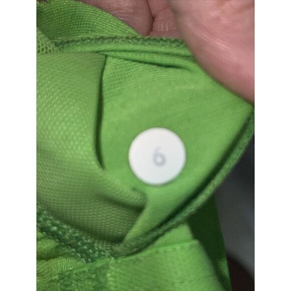 Lululemon VGUC Run Pace Tank Frond Lime Green Size 6 Shelf Bra Mesh Details - Picture 7 of 7